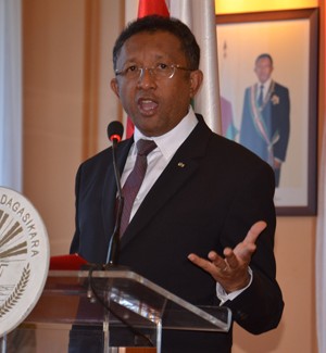 Le président de la République a le droit de modifier la liste des membres du gouvernement proposée par le Premier ministre Kolo Roger.