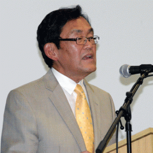 L’ambassadeur américain Robert T. Yamate estime ainsi que le remède à la corruption est la transparence.