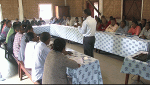 La formation en protection sociale dans la grande salle des sœurs du « Sacré cœur » à Soanierana Ivongo