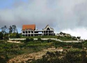 Nosavaina avokoa izay nizotra ho any amin’ity toerana ity.