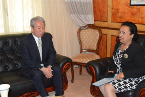 Rencontre du président de la JICA, Dr Akihito Tanaka, avec le ministre des Affaires Etrangères Arisoa Razafitrimo.
