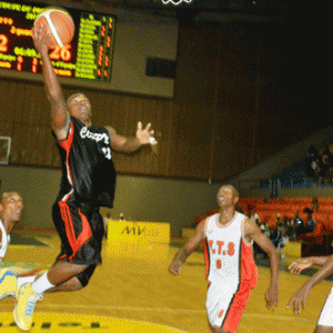 Les joueurs du COSPN ont donné du show au public de Mahamasina. (Photo Kelly)