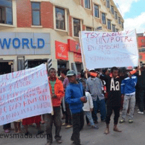 L’Emmoreg laisse faire une manifestation sans autorisation qui perturbe l’ordre public.