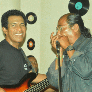 Papaye et Vahombey, la surprise de la soirée ! (photo Kelly)
