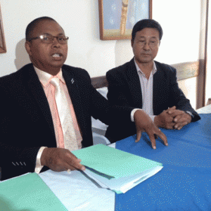 Ilay sinoa niaraka tamin’ny mpisolovavany .