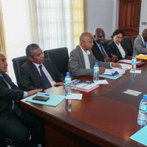 : Des responsables de la CUA en séance de travail avec les émissaires du CGLU Afrique hier à l’hôtel de ville d’Analakely.