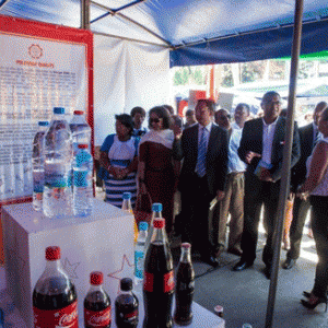 Ouverture officielle des stands lors de la première journée sur la sécurité et la qualité des denrées alimentaires.