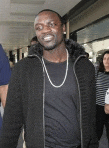 Akon, la star américaine présente du jury.
