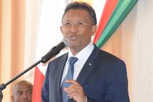 Le président Hery Rajaonarimampianina se lance à la recherche d’une nouvelle majorité parlementaire pour stabiliser son régime.