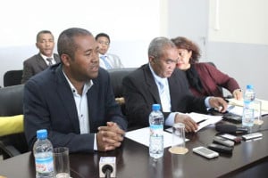 Lancement officiel de la vente de 100 logements à Anosiala Ambohidratrimo pour les fonctionnaires.